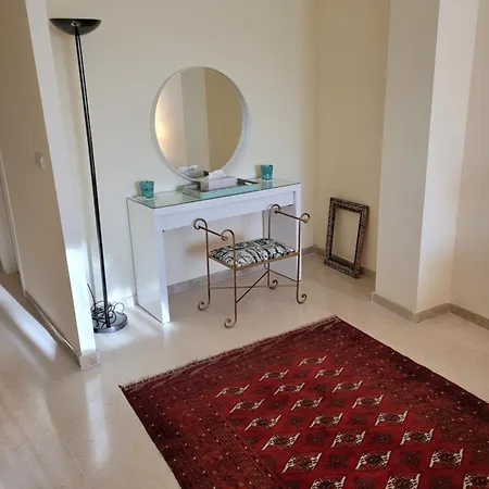 Santa Maria Greenhills Apartment *